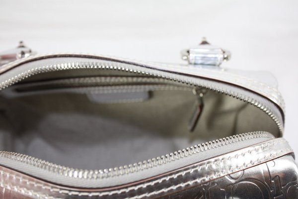 zipper closure