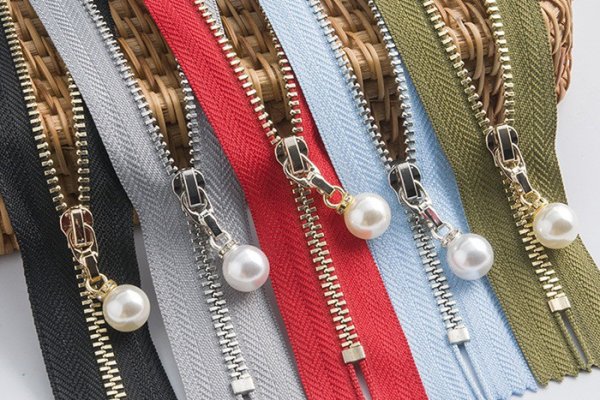 zippers for bags